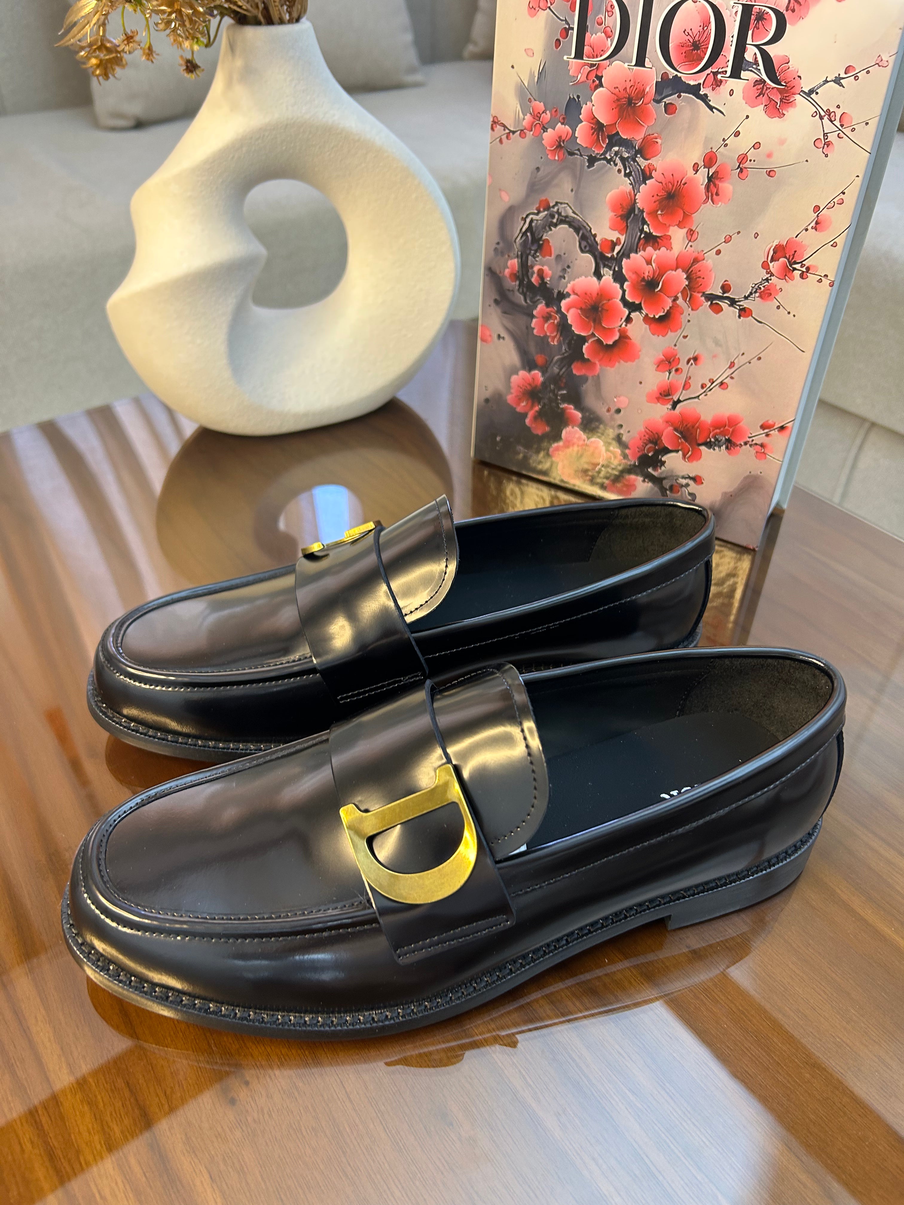 DIOR